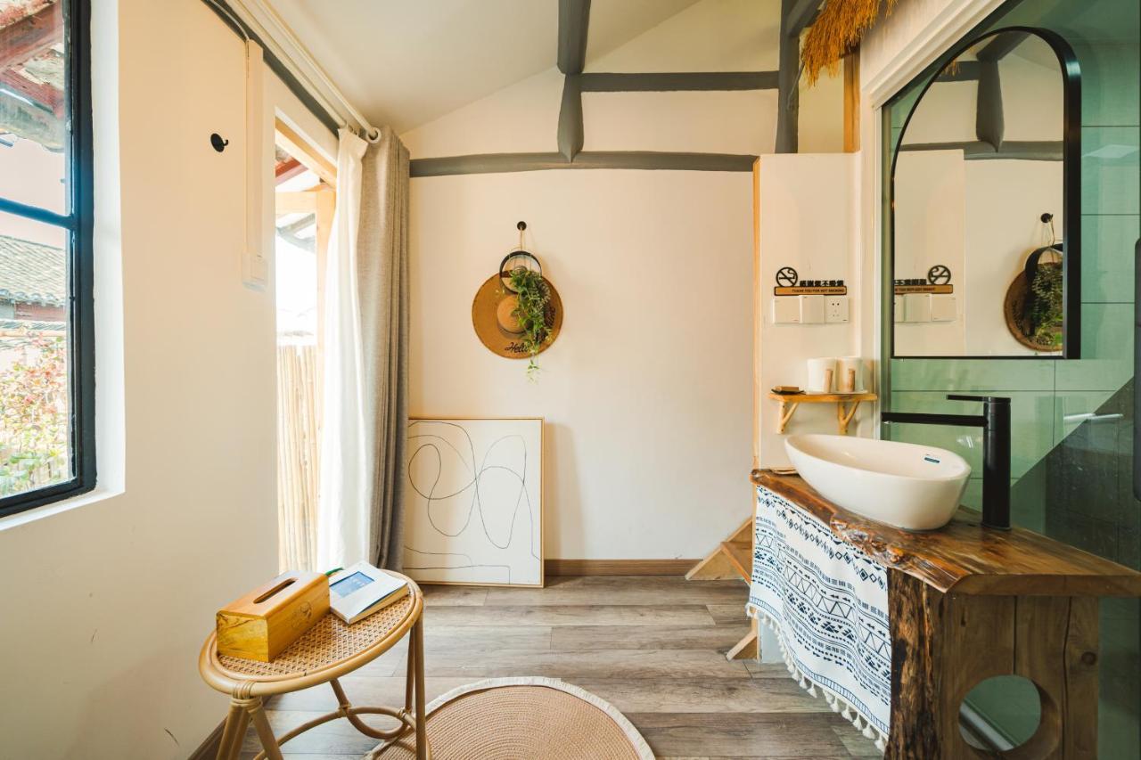 2 Old Town Designer Chalet 200 Year Old House * Shanghai